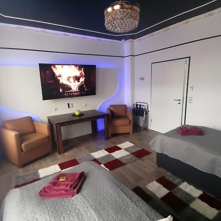 Best-Preis -Gold Suite- Mit Netflix, Self-Check-In, Ebike Ladestation, Fahrradraum, Wlan, Netflix Und Massagesessel - Direkt Am Elberadweg Im Herzen Von Wittenberge Εξωτερικό φωτογραφία